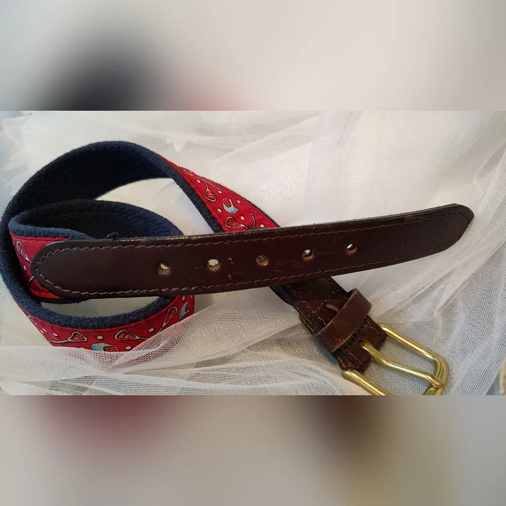 Vineyard Vines good size